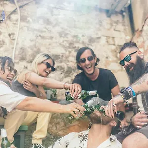 Auberge de jeunesse Booze & Snooze Social