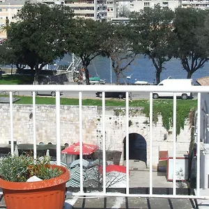 https://zadar-old-town-apartments-ii.hotelinzadar.com