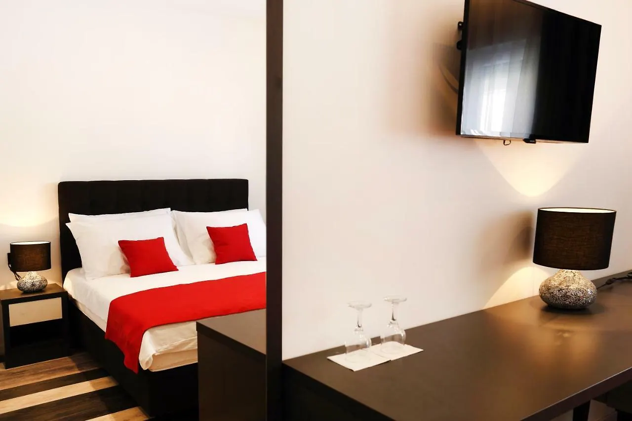 Villa M 3*, Split