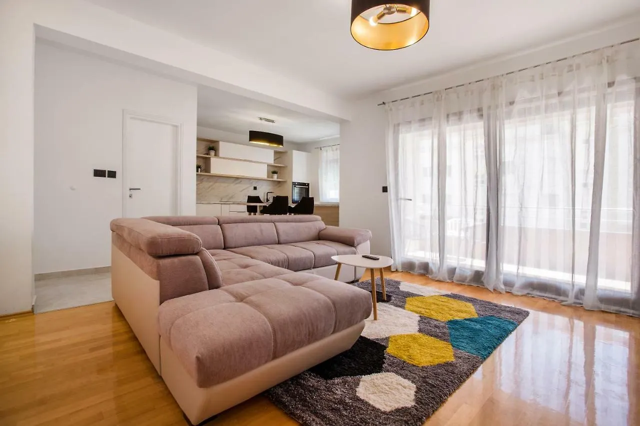 Villa M Aparthotel